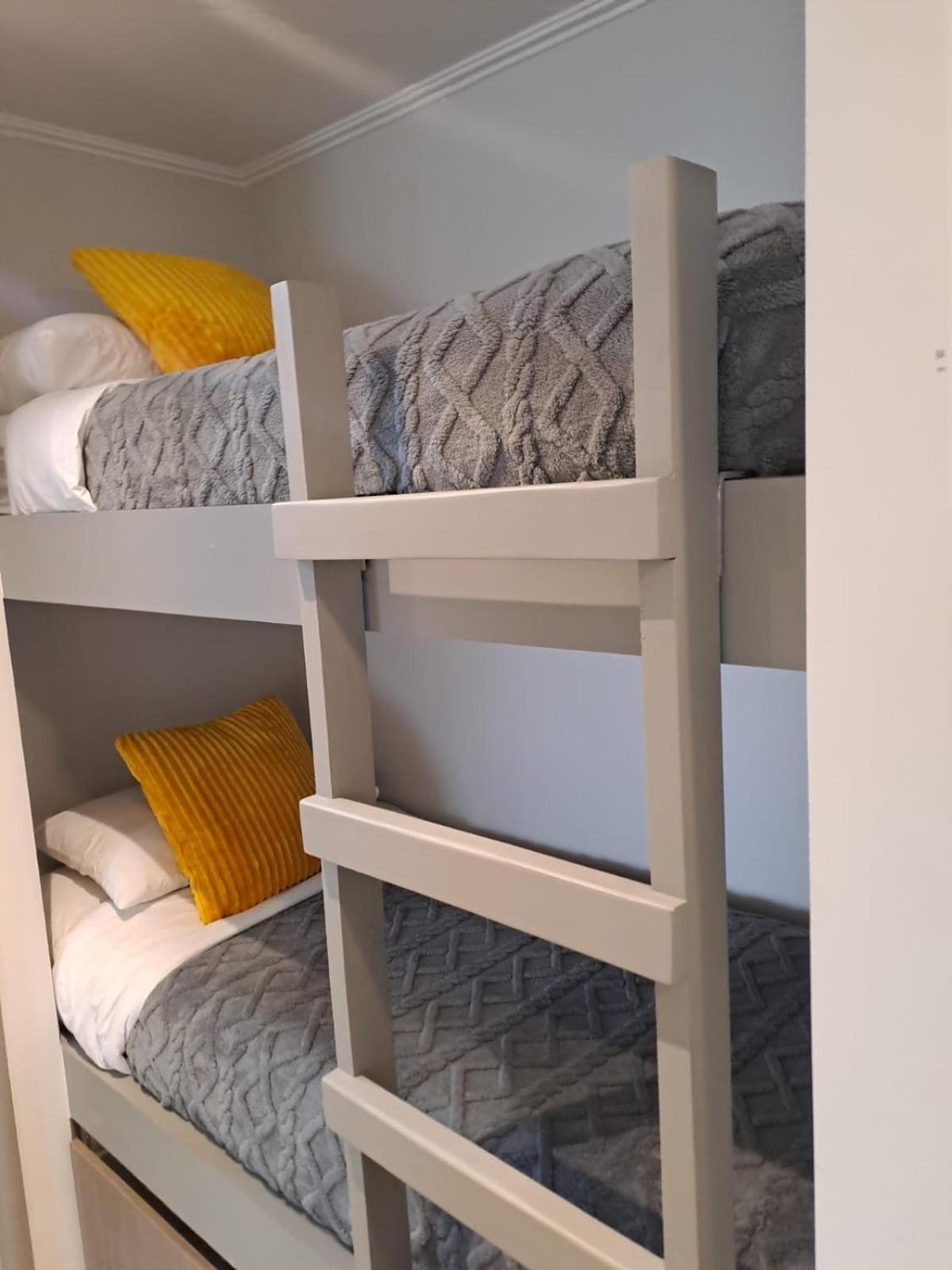 Apartamento Luminoso Departamento En Con Piscina Climatizada *